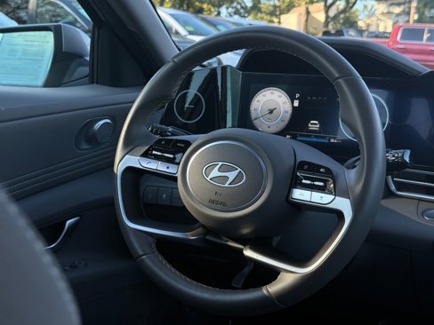 Used 2024 Hyundai Elantra SEL w/ Convenience Package image 19