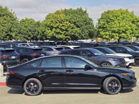 New 2025 Honda Accord SE image 3