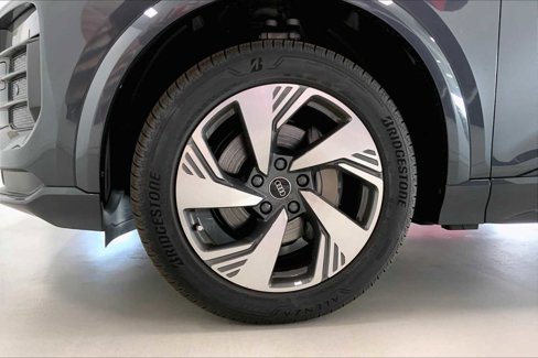 New 2025 Audi Q6 e-tron Premium Plus image 7