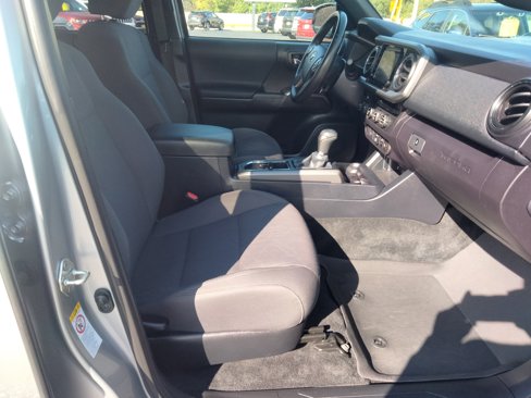 Used 2018 Toyota Tacoma TRD Sport image 13