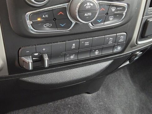 Used 2019 RAM 1500 Big Horn image 28