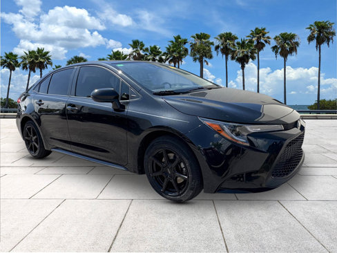 Used 2022 Toyota Corolla LE image 2