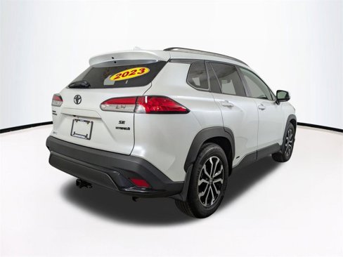 Used 2023 Toyota Corolla Cross SE image 4