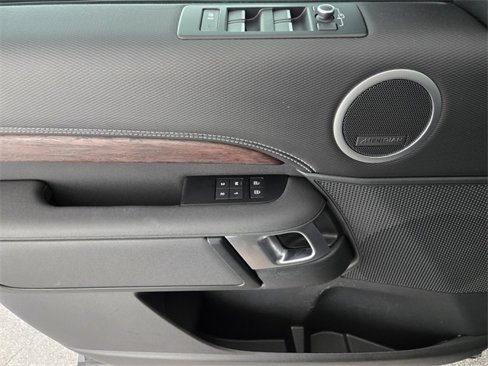 Used 2022 Land Rover Discovery S R-Dynamic image 20