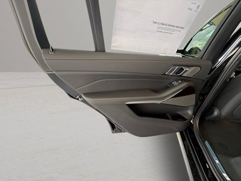 Used 2026 BMW X7 xDrive40i w/ M Sport Package image 22
