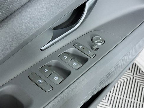 Used 2024 Hyundai Elantra SEL image 30