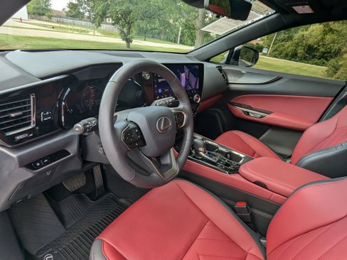 Used 2025 Lexus NX 300h AWD w/ Luxury Package image 4