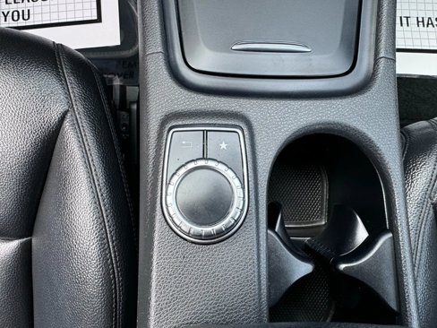 Used 2015 Mercedes-Benz CLA 250 image 24