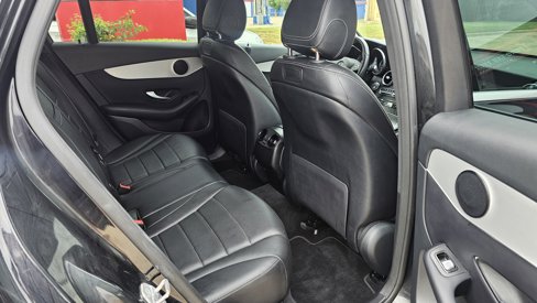 Used 2019 Mercedes-Benz GLC 300 w/ Premium Package image 26