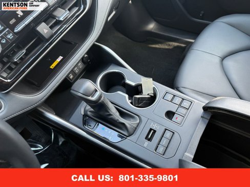 Used 2025 Toyota Highlander XLE image 27