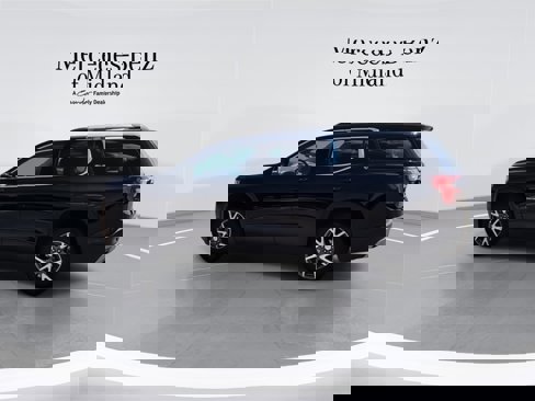 Used 2023 GMC Acadia SLE w/ Driver Convenience Package image 6