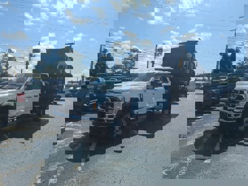 New 2025 Ford F550 4x4 Crew Cab image 32