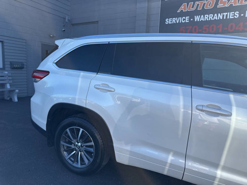 Used 2017 Toyota Highlander XLE image 9