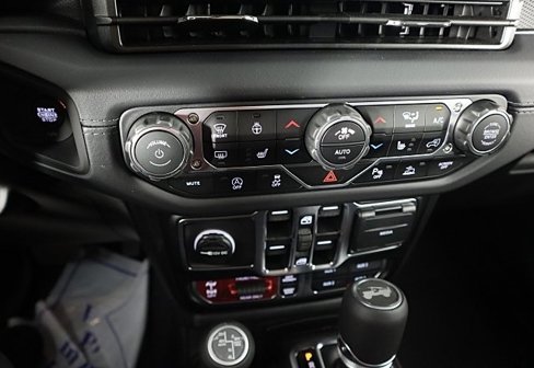 New 2025 Jeep Wrangler Unlimited Rubicon image 14