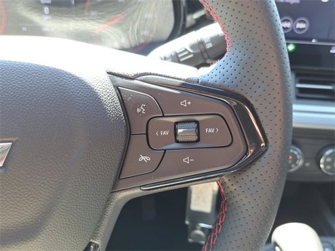 Used 2025 Chevrolet Trax RS w/ Driver Confidence Package image 14