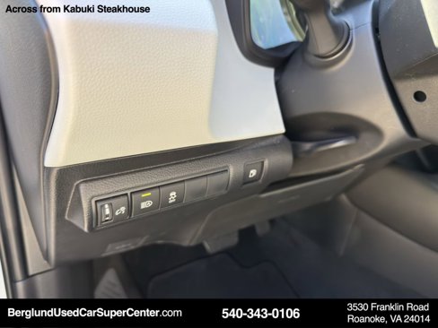 Used 2024 Toyota Corolla SE image 15