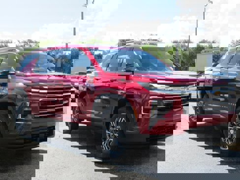 New 2026 Chevrolet Traverse LT w/ Driver Confidence Package image 3