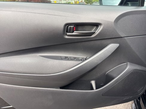 Used 2023 Toyota Corolla LE image 18
