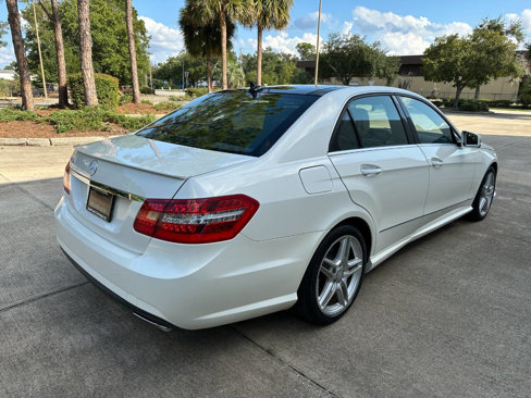 Used 2011 Mercedes-Benz E 550 Sedan image 3