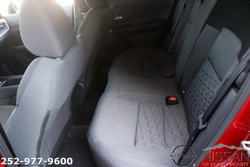 Used 2025 Nissan Kicks SV w/ Charging Package image 13
