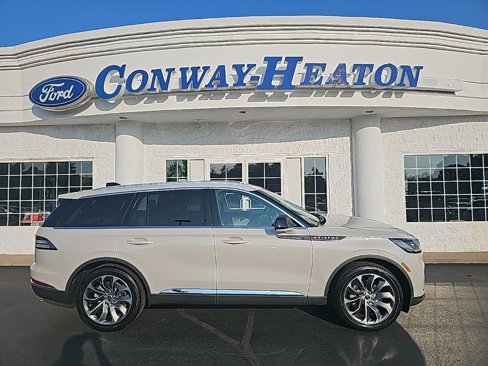 Used 2025 Lincoln Aviator Reserve w/ Illumination Package image 1