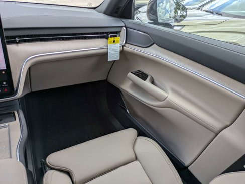 New 2025 Volvo EX90 Ultra image 16