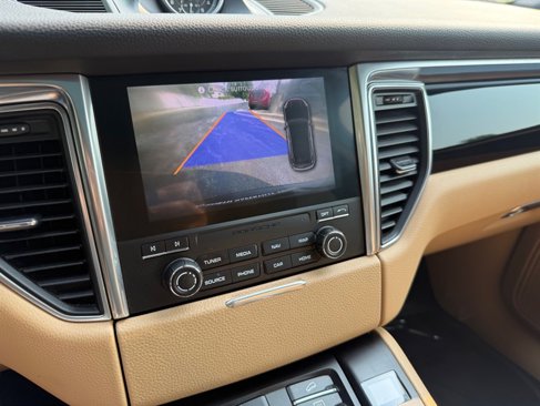 Used 2018 Porsche Macan S image 37