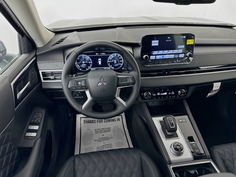 New 2024 Mitsubishi Outlander SEL image 28