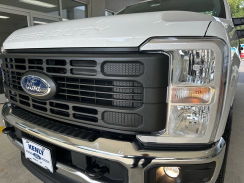 New 2026 Ford F250 XL image 2