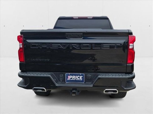 Used 2022 Chevrolet Silverado 1500 LT Trail Boss w/ LPO, Dark Essentials Package image 3