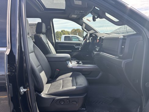 Used 2024 Chevrolet Silverado 3500 LTZ w/ LTZ Plus Package image 9