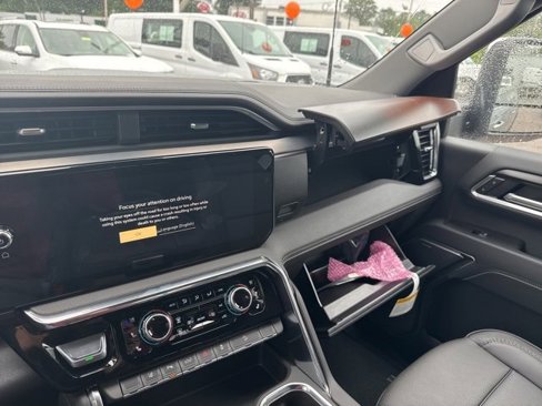 New 2025 GMC Sierra 2500 Denali w/ Denali Reserve Package image 24