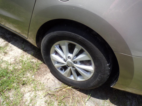 Used 2015 Kia Sedona LX image 17