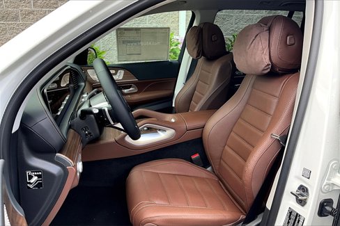 New 2026 Mercedes-Benz GLS 450 4MATIC image 9