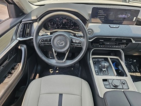 New 2025 MAZDA CX-70 Plug-In Hybrid w/ Premium Pkg image 9