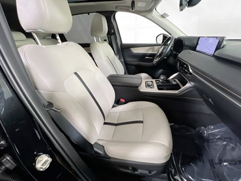 Used 2025 MAZDA CX-70 Plug-In Hybrid w/ Premium Pkg image 30