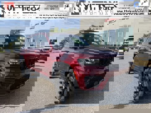 New 2024 Jeep Grand Cherokee Altitude image 1