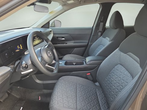 Used 2025 Nissan Kicks SV image 25