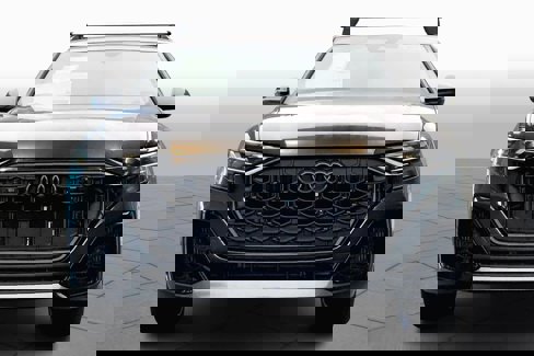 New 2025 Audi Q8 Prestige image 3