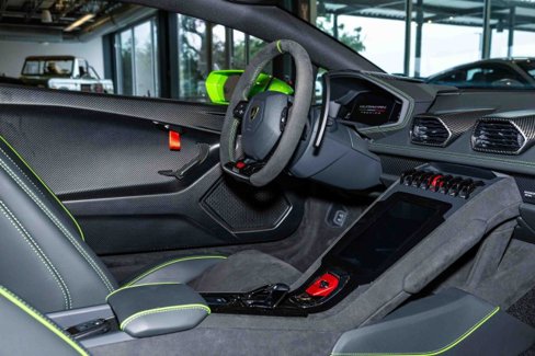 Used 2023 Lamborghini Huracan Tecnica image 23