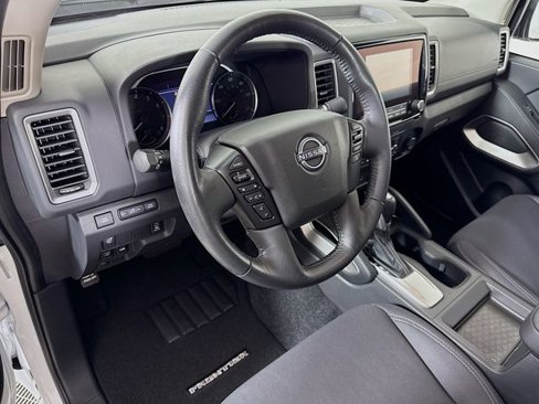 Used 2022 Nissan Frontier SV image 11