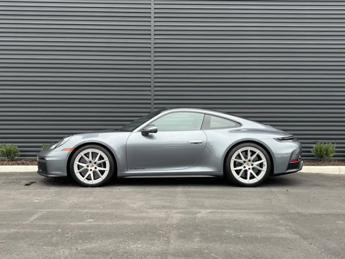 Certified 2025 Porsche 911 Carrera GTS image 2