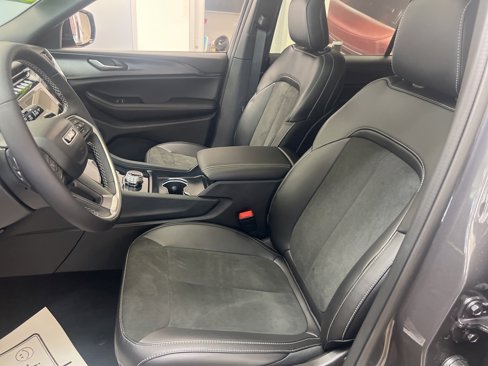 New 2025 Jeep Grand Cherokee L Altitude image 7