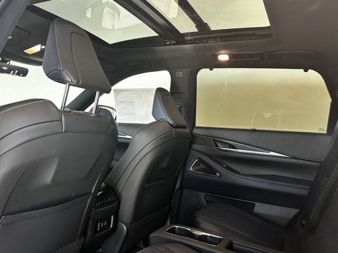 New 2026 INFINITI QX60 Luxe image 9