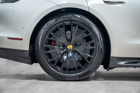 Used 2023 Porsche Taycan GTS image 24