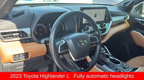 Used 2023 Toyota Highlander L image 11