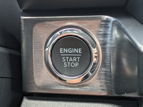 New 2025 Ford F250 Lariat w/ Black Appearance Package image 25