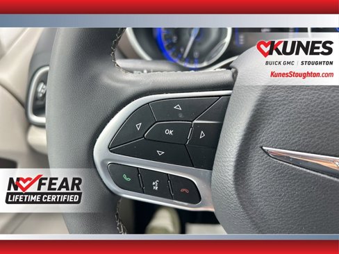 Used 2023 Chrysler Voyager LX image 24