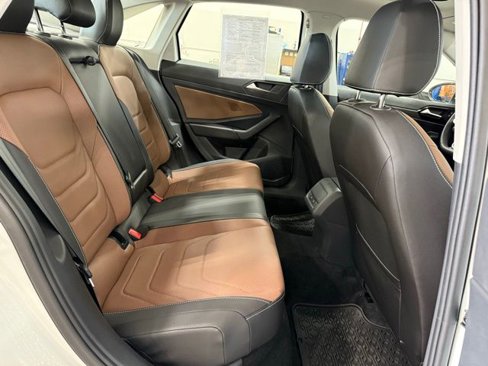 Certified 2025 Volkswagen Jetta SEL image 24