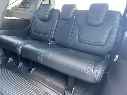 Used 2025 Nissan Armada PRO-4X image 9